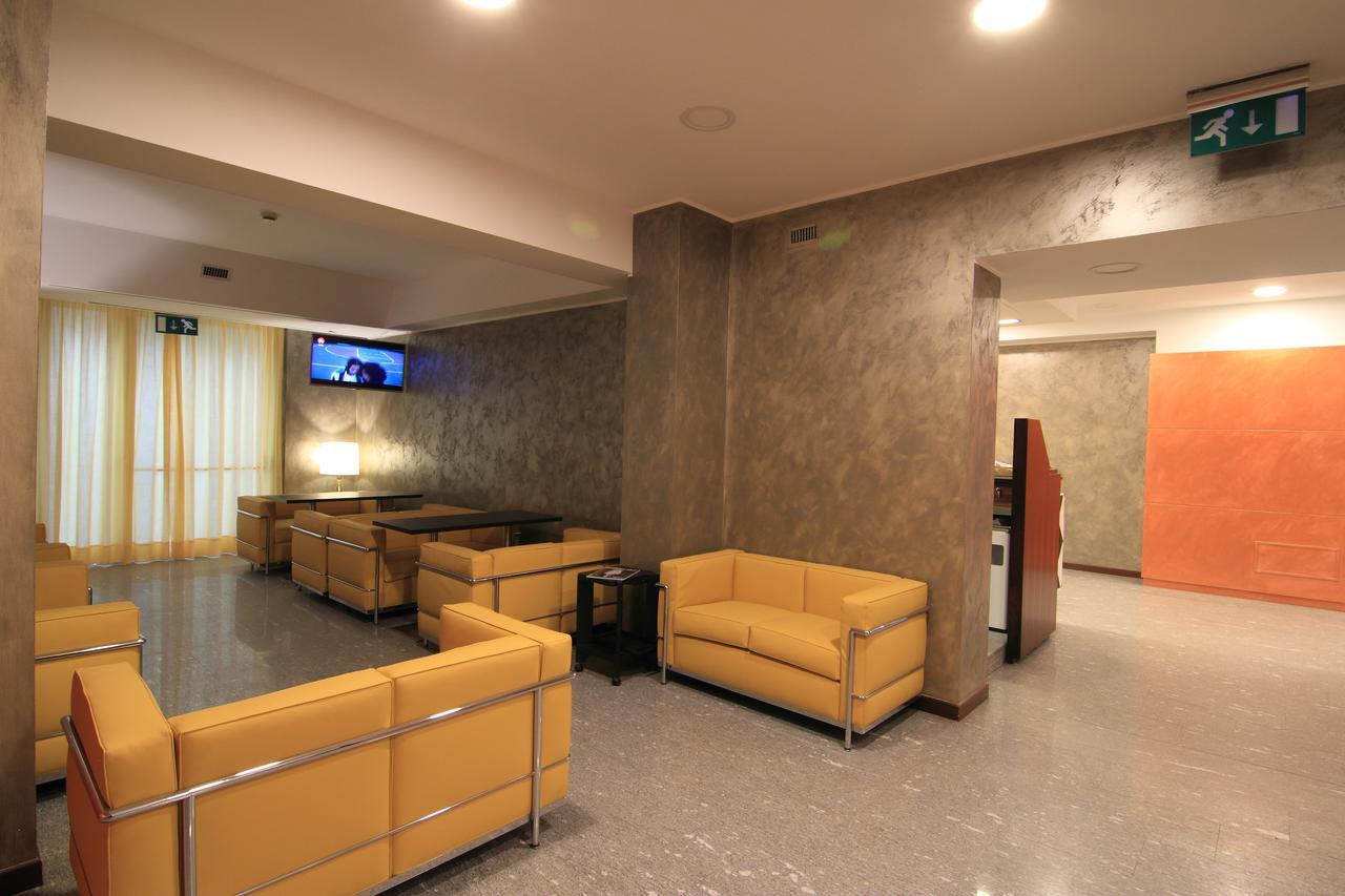 Hotel Metro Milánó Kültér fotó